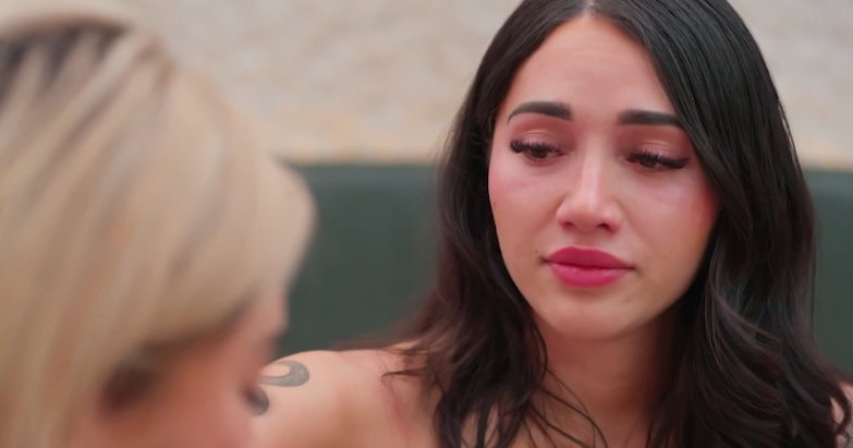 Cleo crying with Awhina on MAFS. 